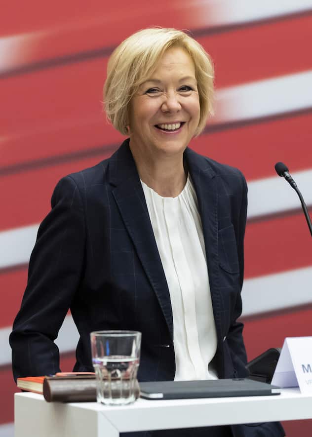 Monika Ribar, SBB VR-Praesidentin, spricht waehrend der Bilanzmedienkonferenz der SBB, am Montag, 15. Maerz 2021 in Bern. (KEYSTONE/Peter Klaunzer)