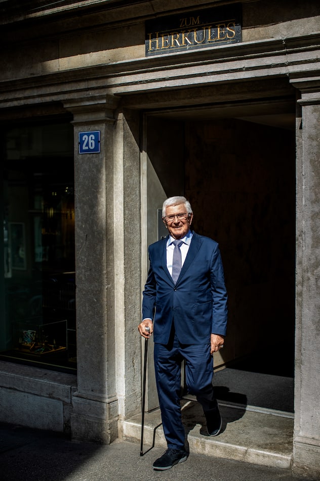 Martin Michael vor dem Herkules Club in Zürich