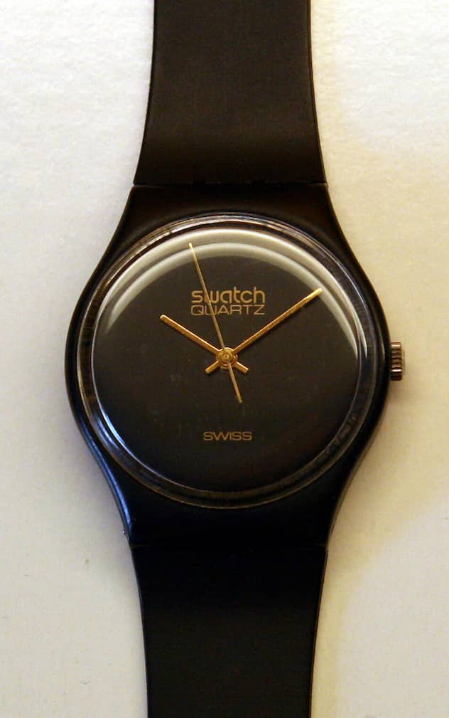 Swatch mit schwarzem Band