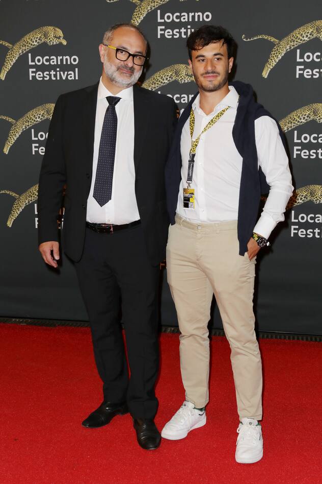 Giona Nazzaro und sein Sohn Ethan auf dem roten Teppich am Locarno Film ­Festival 2021.