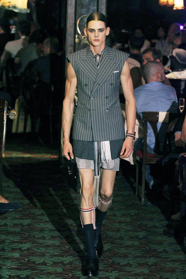  der Thom-Browne-AnzugSehr progressive Optik, also kom­plementär zur gediegenen Zegna.