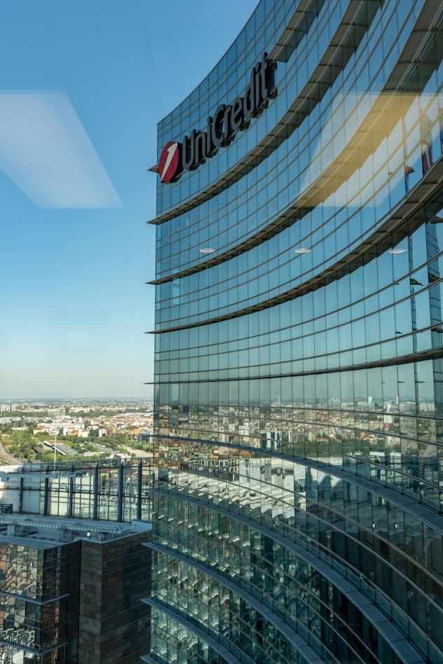 ÜBER MAIlandsDÄCHERNDer Unicredit-Hauptsitz thront über dem Bankenviertel.