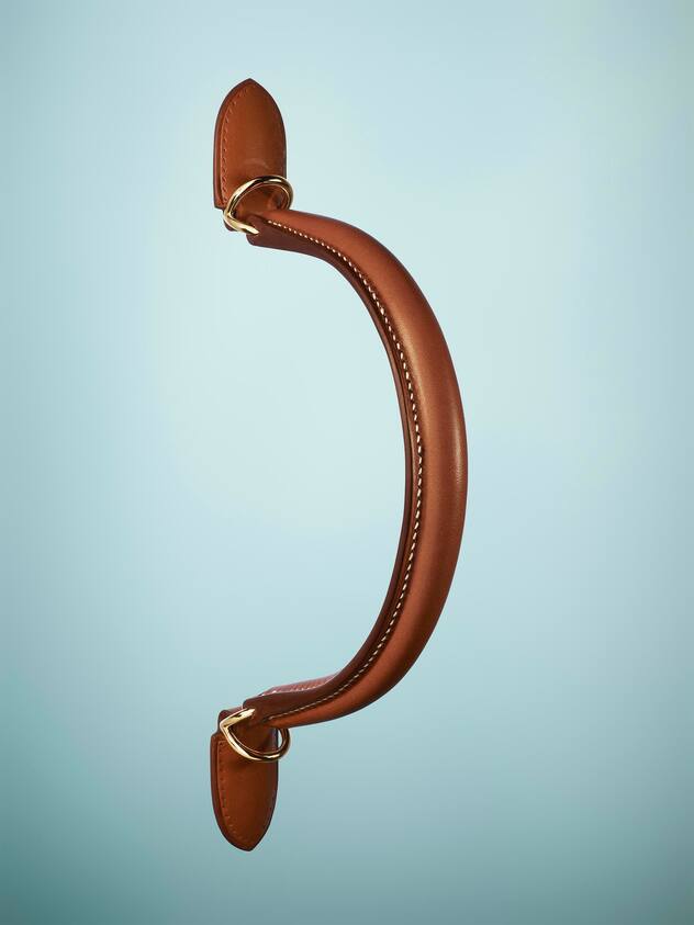 handgriffGeübte Hände brauchen für einen Handgriff drei Stunden.