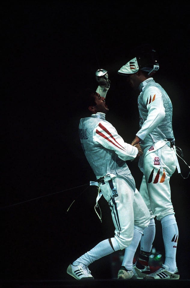 Als kämpfer auf der fechtbahn Wienand (r.) wurde bei ­Olympia 1996 in Atlanta Vierter. Gegner Lionel Plumenail gewann Silber.