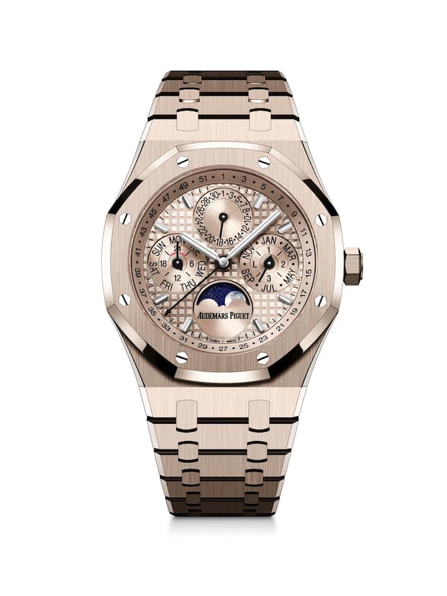 ROYAL OAK Ebenfalls mit dem neuen Automatikwerk 7138: das Erfolgsmodell der Manufaktur in Sandgold.