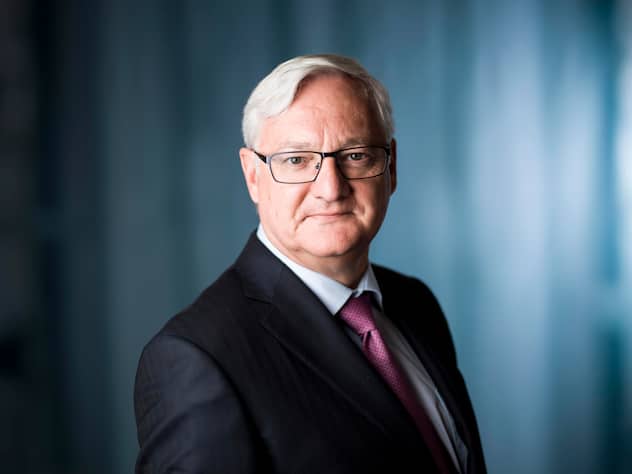 Peter Voser, Verwaltungsratspraesident der ABB, posiert im ABB Hauptsitz in Zuerich, am 23. Juni 2015. (KEYSTONE/Samuel Truempy) Peter Voser, president of the board of directors of ABB, poses in the ABB headquarters in Zurich, Switzerland, on June 23, 2015. (KEYSTONE/Samuel Truempy)