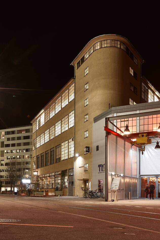 Von aussen betrachtet ist die Tonhalle Maag unscheinbar