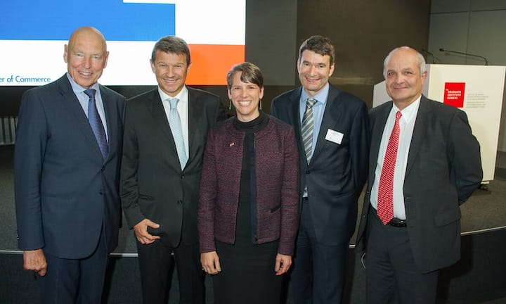 Peter Brabeck-Letmathe, VRP Nestlé, Patrick Firmenich, Preisträger Gallatin Award; Suzi LeVine, Botschafterin der USA in der Schweiz; Dominique Graz, Group Vice President & CEO, Firmenich; Martin Naville, CEO, Swiss-American Chamber of Commerce