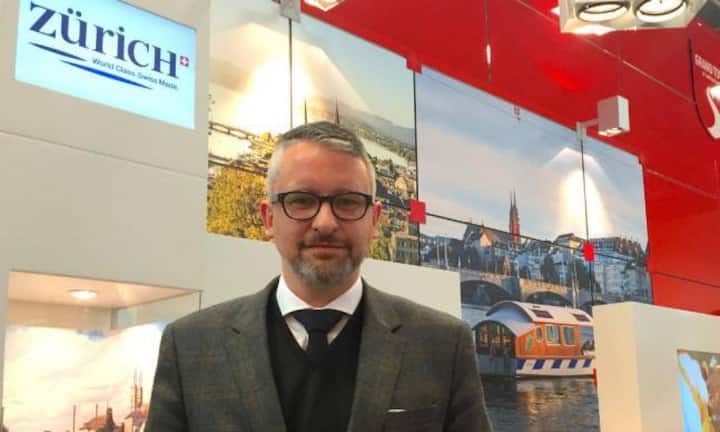 Glück im Unglück hat die Stadt Zürich. Der internationale Geschäftstourismus ist von der neuen Währungsrealität nicht derart durchgeschüttelt. Ausserdem wartet die Stadt mit einigen Sonderanlässen auf: Das Fifa-Museum steht kurz vor der Eröffnung und bald beginnt die Feier zum Dada-Jubiläumsjahr.
Bild: Martin Sturzenegger, Chef Zürich Tourismus