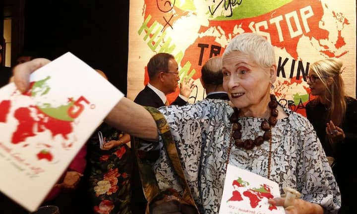 Manser hat noch mehr Empfehlungen – etwa die Biografie von Vivienne Westwood (im Bild). «Radikal, liebenswürdig: die Frau rockt», sagt sie. Ein weiterer Tipp sind die «Kräutermärchen» von Folke Tegetthoff. Die Märchen zeigten sehr gut auf, das gegen jedes Weh ein Kraut gewachsen ist.Keystone