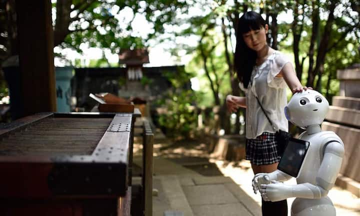 Platz 4: Japan Die durchschnittliche Lebenserwartung in Japan liegt bei 83,7 Jahren, was die höchste der Welt ist. Das hat demografische Probleme mit sich gebracht, weil die Bevölkerung enorm altert.