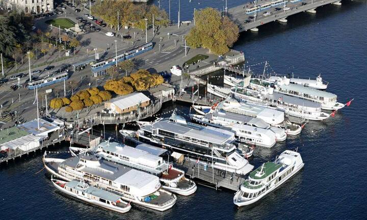 ... innert sechs Dekaden auf eine ganze Weinflotte aus. Das Degustationsangebot hat sich im Gleichschritt erweitert: ...