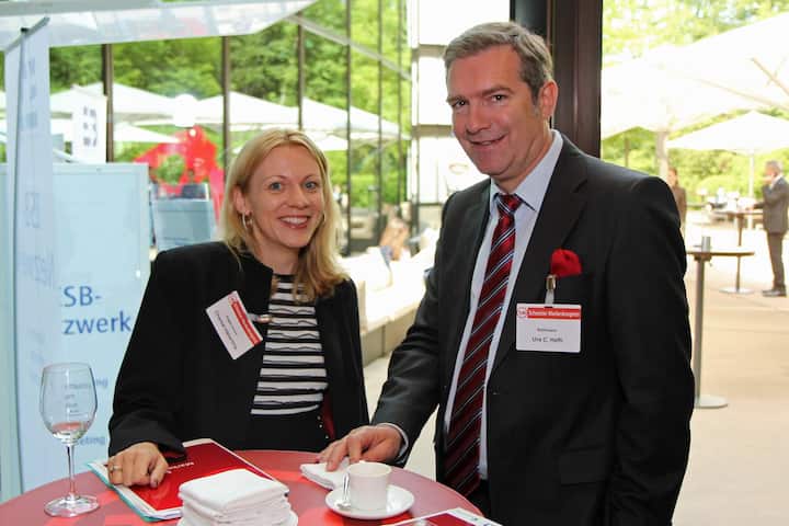 Chantal Häberling (Ziegler Druck, Projektleiterin), Urs C. Hefti (Rüttimann AG) (v.l.n.r)