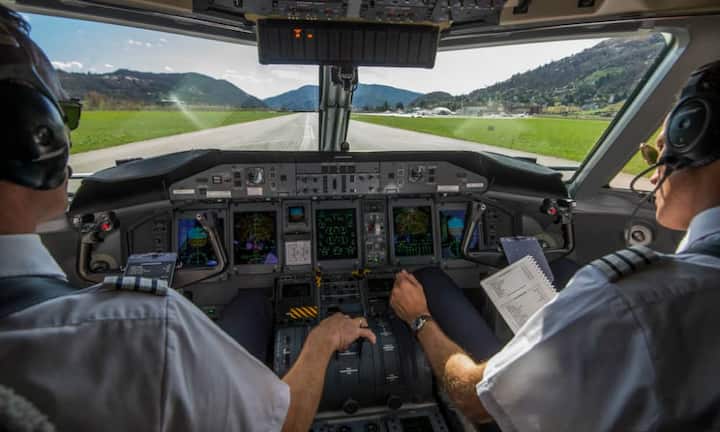 Diejenigen, die bei der Landung klatschen: Entweder Sie gehören dazu oder Sie hassen sie: die Applaudierer, die nach der Landung klatschen. Landen gehört zum Job des Piloten. Wenn wir durch einen Orkan geflogen sind und der Pilot eine heikle Notlandung vollbracht hat, klatschen wir gerne. Bis dahin bleiben wir regungslos sitzen.Diese Bildergalerie ist zuerst auf dem Business Insider Deutschland erschienen.Bilder: Keystone