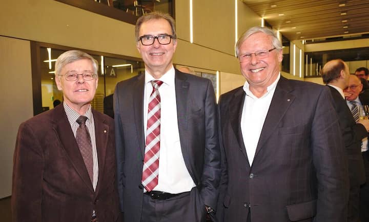 Ulrich Sinzig, Rechtsanwalt; Hanspeter Rüfenacht, Vorsitzender der Geschäftsleitung, Berner Kantonalbank; Walter Würgler, Senior Consultant, Helion Solar AG