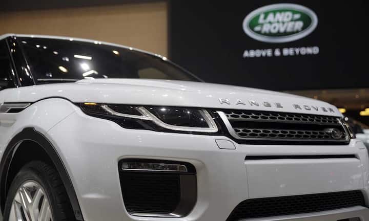 Range Rover Evoque SUV
Der Range Rover Evoque ist ein SUV des englischen Herstellers das unter dem Freelander angesiedelt wurde, um den Einstieg in die Marke Range Rover preiswerter zu gestalten. Bilder: Bloomberg/Keystone