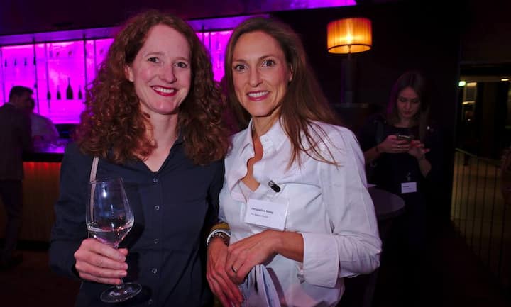 Denise Spirig, Manager Brand Business Development, Zweifel Pomy-Chips;
Jacqueline Maag, Director Global Group Communications & Responsability, The Adecco Group