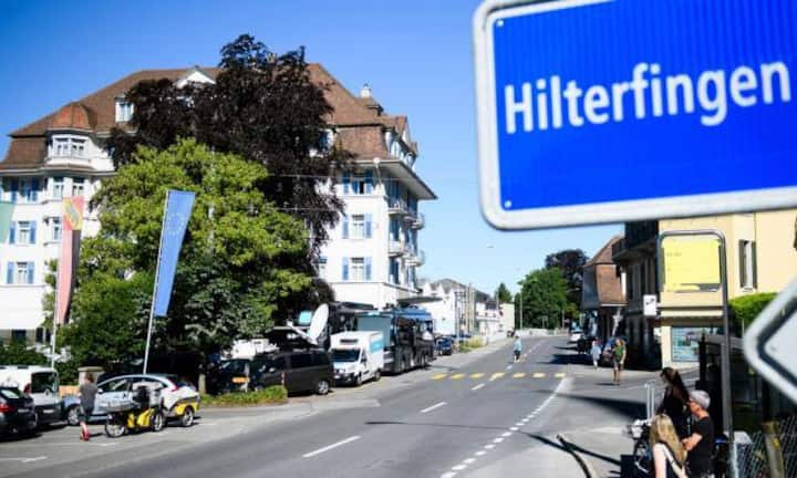 In Hilterfingen (BE) am Thunersee können sich Durchschnittsverdiener kein Haus mit Seesicht leisten. Die UBS hält die Hauspreise im Ort als für zu hoch.