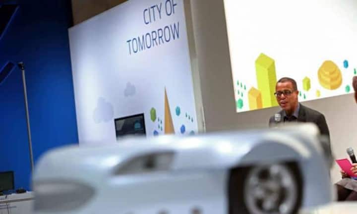 «City of Tomorrow» heisst die Losung bei Ford: Damit will der Autobauer Lösungsansätze für Mobilitätsherausforderungen in Ballungsräumen wie Staus und Luftbelastungen liefern. Die Ideen drehen sich um Lieferkonzepte mit Elektroauto und Drohne.