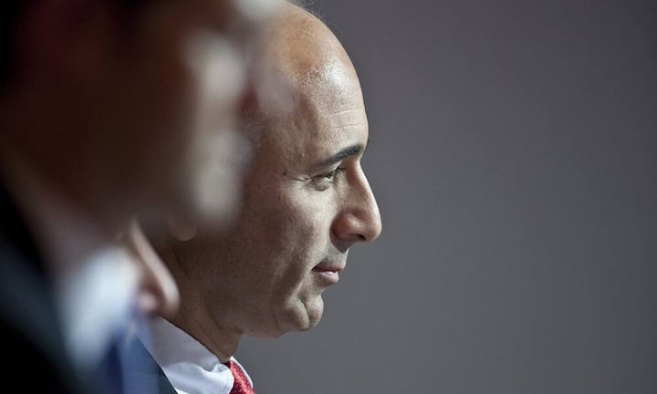 Novartis-Chef Joe Jimenez liegt mit gleichbleibenden 13,32 Millionen auf Platz zwei.