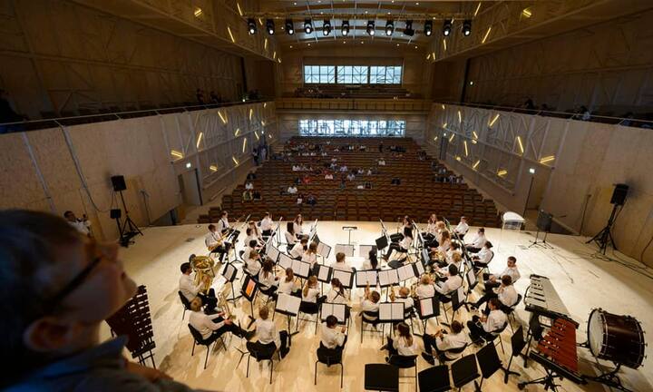 Das ist die eigene Konzerthalle der Schule.
Keystone