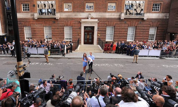 Der Hype um das ungeborene Kind scheint grenzenlos. Schon bei der Geburt ihres ersten Kindes, Prinz George, war das ganze Land im Ausnahmezustand.Keystone