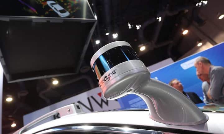 Von Ford kommt der «Fusion Hybrid». Dieser besticht durch eine 360-Grad-Kamera, die den Überblick über die Strassen und Autos im Umfeld von 200 Metern bewahrt.Bilder: Keystone