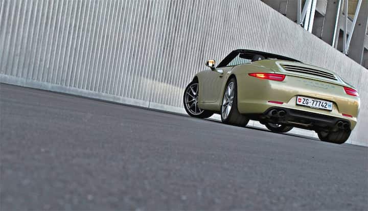 Ein Verkaufsrenner seit bald 40 Jahren: 1963 stellte Porsche den Ur-911er vor und hat den Erfolgstyp seither kontinuierlich weiterentwickelt.