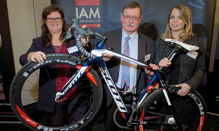 Schnell unterwegs:
Erika Mesmer, Client Relationship Manager, IAM  SA;
Jürg Ryffel, Independent Asset Management SA IAM;
Laureen Margot, Sasistant Client Relationship Manager, IAM SA