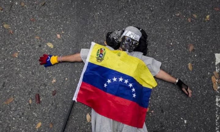 ... ebenso wie in Venezuela. Das Land hat laut Studie die «unglücklichste» Volkswirtschaft. Unter Präsident Maduro hat die Inflation neue Höchststände erreicht. Bilder: Keystone