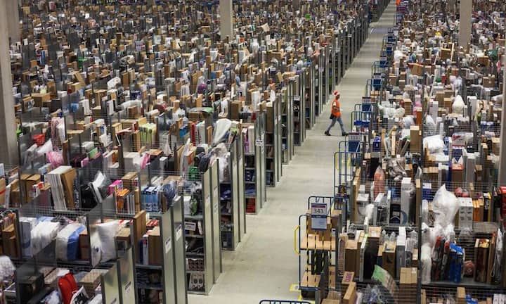 Bei Amazon werden Kandidaten neben Fragen zu ihrem Lebenslauf aufgefordert, einen Witz zu erzählen. Ebenfalls könnte gefragt werden: «Sie haben 5623 Teilnehmer in einem Turnier. Wie viele Spiele müssten gespielt werden, um den Gewinner zu ermitteln?».