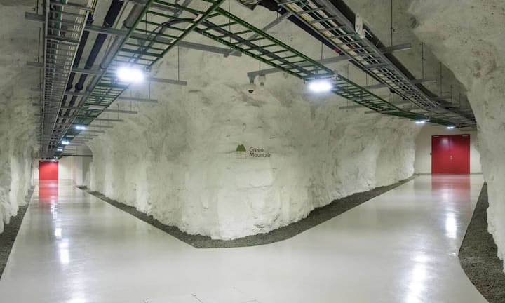 Das Rechenzentrum in Stavanger, Norwegen, befindet sich in einem ehemaligen Hochsicherheits-Waffenbunker der Nato.