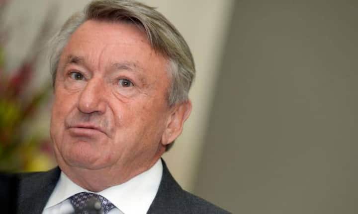 Platz 12: Ernst Tanner - CEO von Lindt & SprüngliLindt & Sprüngli-Konzernchef Tanner hat im vergangenen Jahr eine Gesamtvergütung von 7,7 Millionen Franken eingestrichen. Das ist gleich viel wie im Vorjahr.