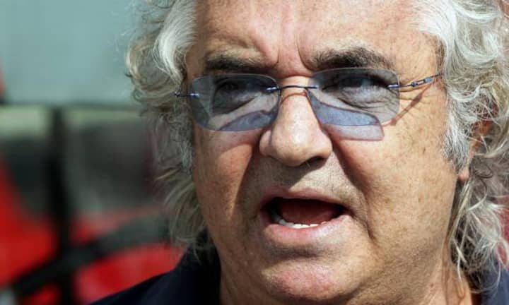 Flavio Briatore zählt durch seine Beziehungen und Affären mit bekannten Models zu den schillernden Persönlichkeiten. Ein Sohn ging aus der Beziehung des ehemaligen Formel-1-Managers mit dem deutschen Model Heidi Klum hervor. Flavio Briatore hatte neun Kundenkonten bei der HSBC, denen insgesamt 38 Bankkonten zugeordnet werden. Er parkte 73 Millionen Dollar bei der Bank.