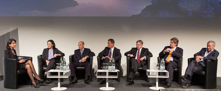 Anita Mendiratta, Moderatorin; Olga Kefalogianni, Tourismusministerin Griechenland; Ian Goldin, Director Oxford Martin School University; Michael Frenzel, Chairman TUI; Marthinus van Schalkwyk, Minister of Tourism, South Africa; Martin J. Craigs, CEO, Pacific Asia Travel Association; Samih Sawiris, Chairman, Orascom Development Holding