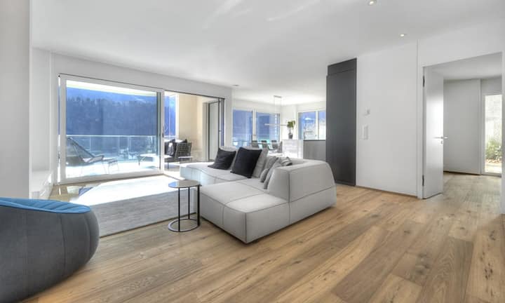 .... bietet neben dem Dielenboden auch eine moderne Fussbodenheizung. Das Holz gibt den Räumen eine angenehme Wärme und Charakter.