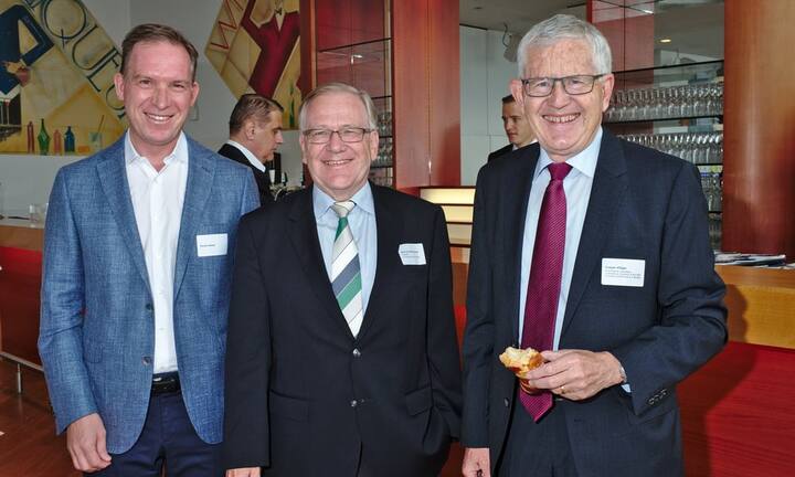 Roman Geiser, CEO, Farner Consulting;
Peter Gomez, Präsident, Freunde der FDP. Die Liberalen;
Kaspar Villiger, Alt Bundesrat, Chairman of the UBS Foundation of Economics in Society