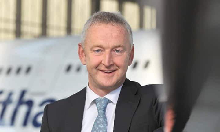 Thomas Klühr:Anfang Februar 2016 übernimmt Thomas Klühr vom Deutschen Harry Hohmeister den Chefposten bei der Swiss, die seit 2005 der Lufthansa-Gruppe gehört. Hohmeister wird CEO der neu geschaffenen Konzerndivision «Hub Management» und in dieser Funktion oberster Verantwortlicher der drei Premium-Airlines des Konzerns.