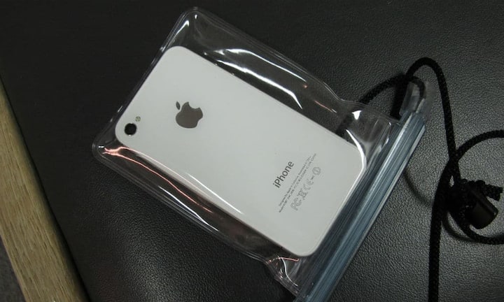 WasserdichtDie Erwartungen, dass das iPhone 7 endlich auch in Puncto Wasserresistenz zur Konkurrenz aufschliesst, sind hoch. Laut dem stets gut informieterten Tech-Analyst MIng-Chi Kuo von «KGI Securities» soll die neue Iphone-Version wie die Apple Watch 2 bis zu einem Meter tief wasserdicht sein und würde somit dem IPX7 Standard entsprechen.