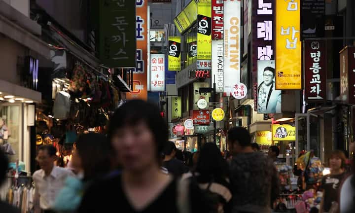 Der Einkaufsbezirk Myeongdong im südkoreanischen Seoul rangiert weltweit auf Platz 8. Die Spitzenmieten betragen hier umgerechnet 796 Franken pro Quadratmeter und Monat und sind damit zuletzt um 17,6 Prozent angestiegen.