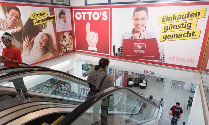 Im Gegensatz zu Radikal kennt jeder Schweizer Otto’s. Die Marke steht für günstige Restposten.