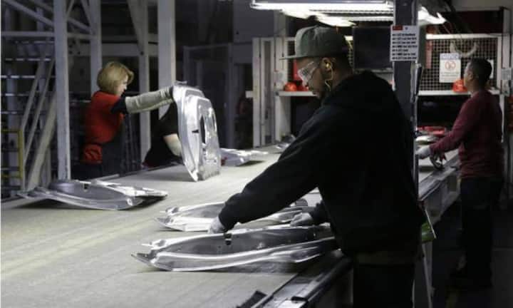 Tesla beschäftigt weltweit 14'000 Mitarbeiter. Keystone