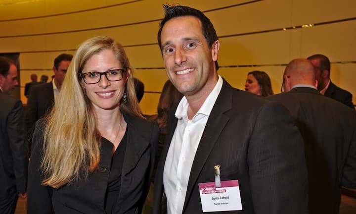 Cheril Kaufmann, Leiterin Marketing & Communication, Franke Water Systems, KWC;
Joris Zahnd, Sales Director, Swiss Indoors AG