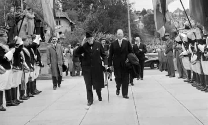 Prägend war der grosse Staatsmann auch in anderer Hinsicht: 1946 reiste er in die Schweiz und verkündete seine Vision eines vereinigten Europa. Bild: Churchill in der Schweiz, 19. Sept. 1946. Quelle: Keystone.