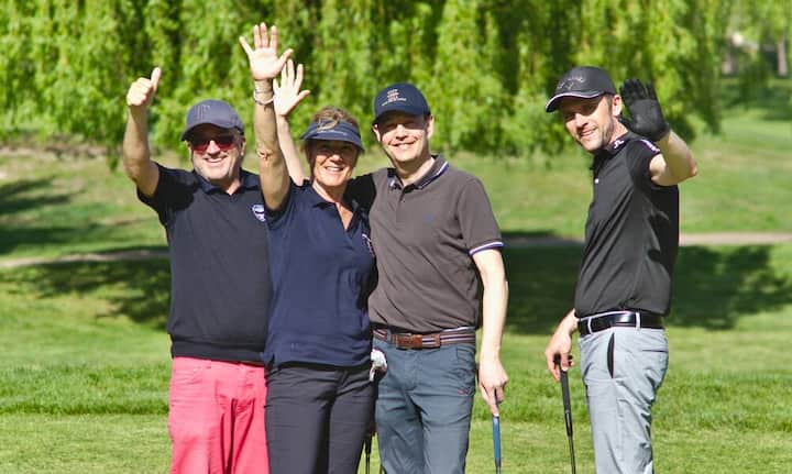 Pietro Herschmann, Inhaber, Doris Herschmann Juwelier;
Doris Herschmann, Inhaber, Doris Herschmann Juwelier;
Olivier Fabrikant, District Manager, C&A;
Martin Tobler, General Manager Switzerland, Parmigiani Fleurier SA