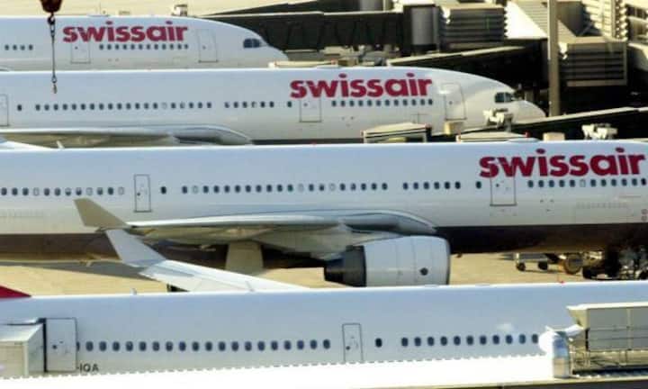 Im Dezember 1992 stimmt die Mehrheit der Schweizer Bevölkerung gegen die EWR-Verträge. Dadurch wird das bilaterale Luftverkehrsabkommen zwischen der Schweiz und der EU blockiert.