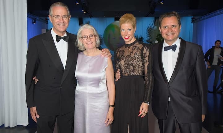 Hubert Achermann, Stifungsratspräsident Lucerne Festival;
Christine Achermann, seine Gattin;
Andrea Christina Lötscher, Flötistin und Gattin von;
Michael Haefliger, Intendant Lucerne Festival