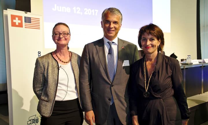 Tara F. Erath, Deputy Chief of Mission, US Embassy to Switzerland;
Sergio P. Ermotti, Group Chief Executive Officer, UBS AG, President of the Board of Directors, AMCHAM;
Doris Leuthard, Bundespräsidentin