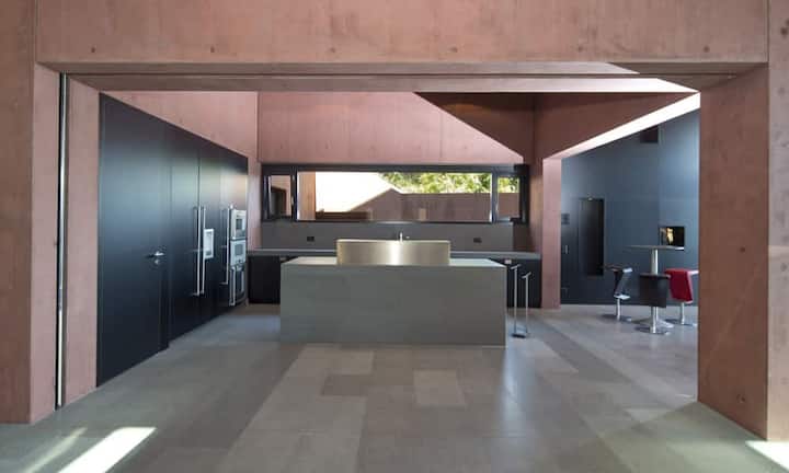 Im 1. Stock befindet sich die Küche…