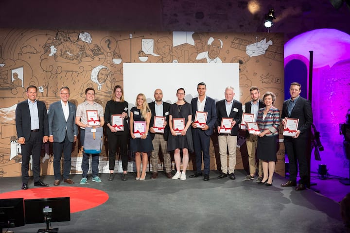 Wunschschloss 2019, im Schloss Thun, Finalisten mit Andreas Gerber (l) und Jobst Wagner (2.v.l.)